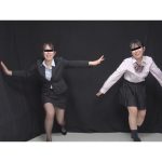 女子校生vsOL おしっこ我慢野球拳